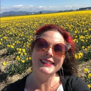 Meet your Posher, April